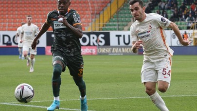 Galatasaray nihayet yenilmedi! 10 kişi kalan Alanya galibiyeti kaçırdı