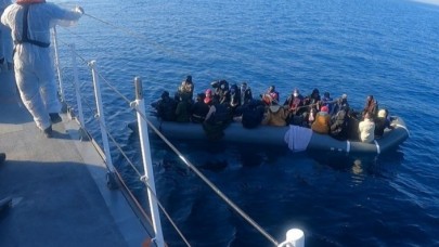 Bakan Soylu'dan düzensiz göçmen tepkisi:Avrupa Birliği ve Frontex kafalarını kuma gömüp seyrediyor