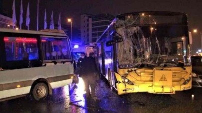 İETT otobüsü,  yolcu bekleyen minibüse çarptı: Yaralılar var!