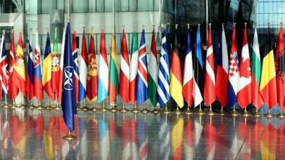 İngiltere'den NATO liderlerine 'acil' toplantı çağrısı