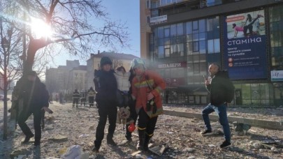 Kiev'den korkunç fotoğraflar geliyor: Bomba yağıyor!