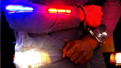 Kırmızı bültenle aranan Özbek dolandırıcı Türk polisinden kaçamadı