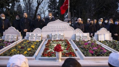 Merhum başbakan Necmettin Erbakan kabri başında anıldı