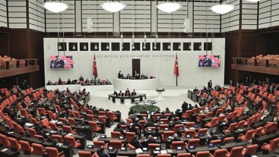 TBMM Genel Kurulunda yasalaştı! Uzman ve başöğretmenlerin tazminatları ne kadar artacak?