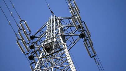 Pazar yerine düşen elektrik kablosu 24 kişiyi öldürdü