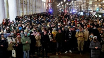 Rusya'da Putin'e protesto: Polis yüzlerce kişiyi gözaltına aldı