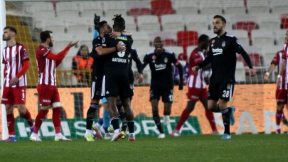 Sivasspor-Beşiktaş: Kıran kırana maçta 2 penaltı,  5 gol