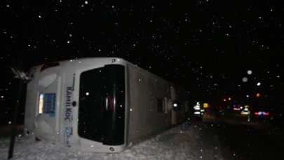 Tokat'ta Kamil Koç devrildi: 23 yaralı