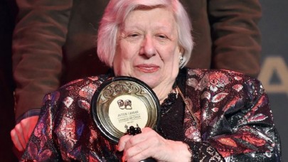 Türk sinemasının duayen ismi Ayten Erman koronavirüs sebebiyle hayatını kaybetti