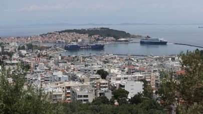 Yunanistan uluslararası anlaşmalara rağmen Doğu Ege adalarını silahlandırıyor