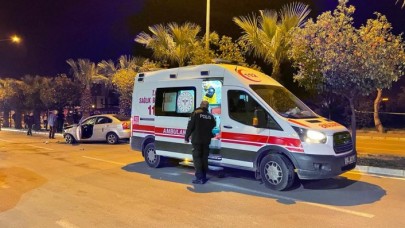 Adana'da refüjde turunç topluyorlardı,  2 otomobil çarptı: Birsen Sonkur,  Nilüfer Kanat ve Özler Büyükmazı öldü