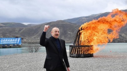 Azerbaycan Cumhurbaşkanı Aliyev,  Karabağ'da Nevruz ateşini yaktı