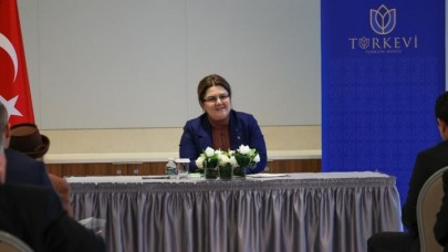 Bakan Yanık,  New York'ta Türkevi'nde Türk toplumu temsilcileriyle görüştü