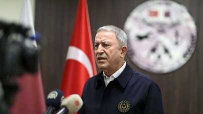 Bakan Hulusi Akar'dan İstanbul Boğazı'ndaki mayınla ilgili açıklama