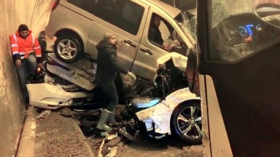 Bolu'da zincirleme kaza: İstanbul yönü ulaşıma kapandı: 3'u ağır 17 yaralı var