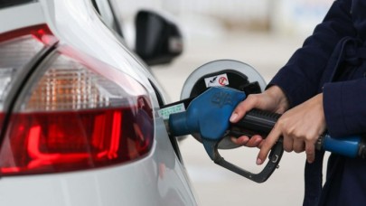 Bu geceden itibaren akaryakıta dev zam geliyor!