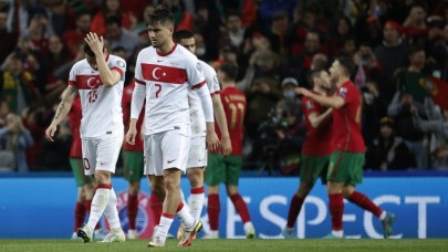 Burak penaltı kaçırdı,  umutlarımızı auta attı: Portekiz'de kahrolduk