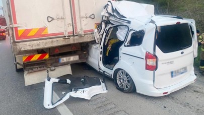Bursa'da feci kaza: Aracıyla kamyonun altına giren Sezgin Arslan öldü