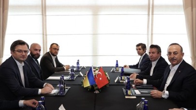 Bakan Çavuşoğlu,  Antalya'da Kuleba ile görüştü