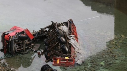 Çoruh Nehri'ne düşen tırın sürücüsü İsmail Acar öldü