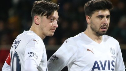 Fenerbahçe'de Mesut Özil ve Ozan Tufan kadro dışı bırakıldı