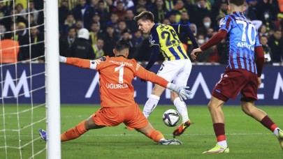 Fenerbahçe-Trabzonspor: Nefes kesen maçta 2 gol,  1 kırmızı kart