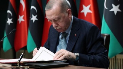 İki üst düzey isim gece yarısı görevden alındı