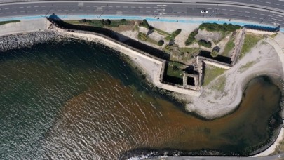 İstanbul'un bazı sahillerindeki kirlilik vatandaşları rahatsız ediyor