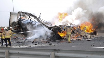 İstanbul'da TIR'a çarparak yanan otomobilin sürücüsü Murat Ataş öldü
