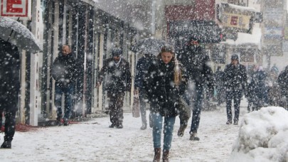 Kış bitmek bilmiyor! Meteoroloji illerin adını tek tek saydı ve uyardı: Kuvvetli kar ve yağmur var