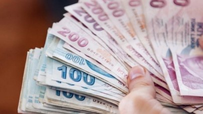 Kredi çekmeyi düşünenler dikkat! Bankalar faiz oranlarını düşürdü