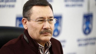 Melih Gökçek'ten şaşırtan paylaşım: 'AK Parti haddini bil! İyi ki bir köprü yaptınız!'