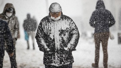 Meteoroloji tarih verdi: Kar geri geliyor!