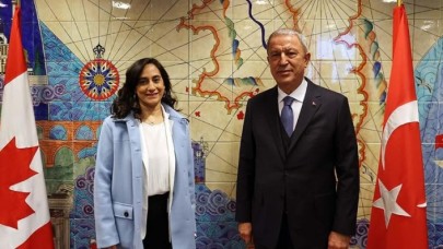Milli Savunma Bakanı Akar,  Kanada Savunma Bakanı Anand ile görüştü