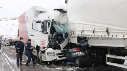 Nevşehir'de kargo kamyonuyla TIR çarpıştı: Ali Osman Demirkan öldü