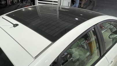 Otomobile entegre güneş paneliyle araç içi konfor artırılıyor