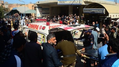 Pakistan'da Şiilere ait camiye saldırı: Ölü sayısı 57 yükseldi