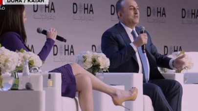 Putin'e yaptığı hareketle damga vurmuştu: O sunucuyla Bakan Çavuşoğlu arasında gergin dakikalar!