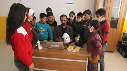 TEKNOFEST çocukları "Pinokyo" adını verdikleri robot tasarladı