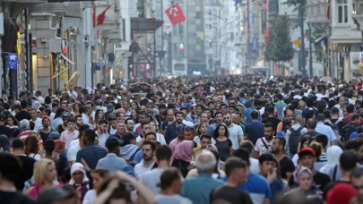 Türkiye'nin yeni nüfusu belli oldu: Bakın kaç kadın,  kaç erkek var?