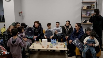 Ukrayna'dan tahliye edilen Azerbaycanlılara Esenler kucak açtı!