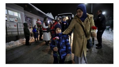 Ukrayna'dan tahliye edilen Kırım Tatar Türkleri Türkiye'ye getirildi