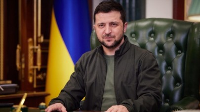 Ukrayna'da muhalefet partilerine balyoz: Zelenskiy hepsini yasakladı