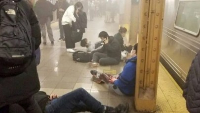 ABD'de dehşet: New York'ta metro istasyonunda silahlı saldırı ve bomba! Çok sayıda kişi vuruldu