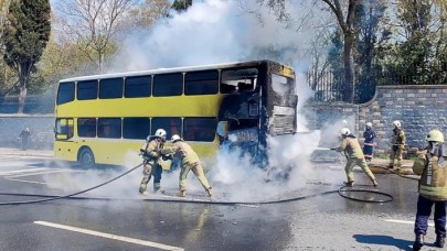 Beyoğlu'nda çift katlı İETT otobüsünde çıkan yangın söndürüldü