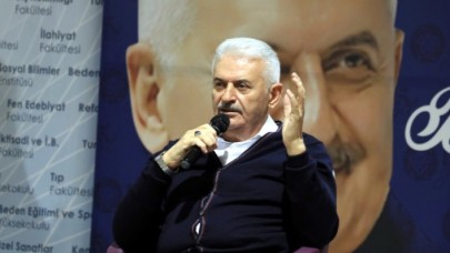 Binali Yıldırım'dan Türkiye'den gitmek isteyen gençlere: Davulun sesi uzaktan hoş gelir