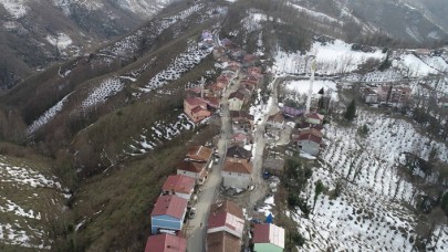 Burası Türkiye: Aynı caddenin iki yanında oruçlarını 1 dakika arayla açıyorlar