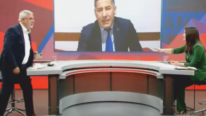 Canlı yayında hakaretler havada uçuştu: Mehmet Metiner stüdyoyu terketti