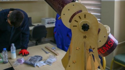 İzmir'de liseliler atık malzemelerden yararlanarak teleskop yaptı