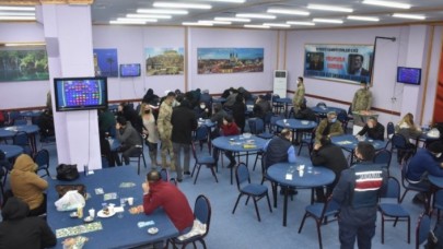 İzmir'de mühürlenen adrese 51'inci kumar operasyonu